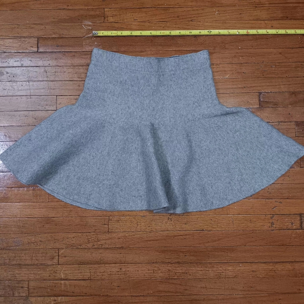 Elegant Gray Women's Skirt Set